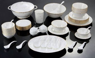 宜泰坊骨瓷餐具-54头蕾丝系列餐具:亚马逊:家居